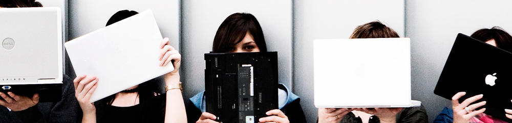 STDK_ Students hiding behind Computers